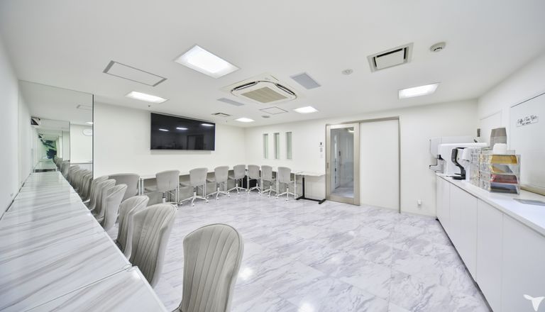 スタッフ用カフェ兼研修室