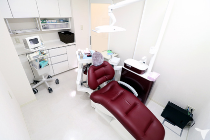 東京駅前しらゆり歯科