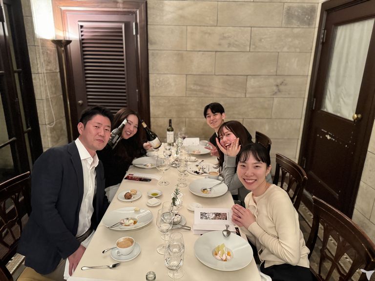 たまに食事会します。
