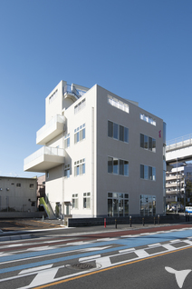 理事長がデザインした医院