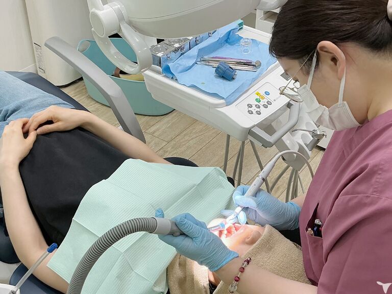 当院の衛生士の治療風景