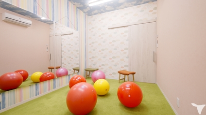 女性更衣室あり、矯正無料