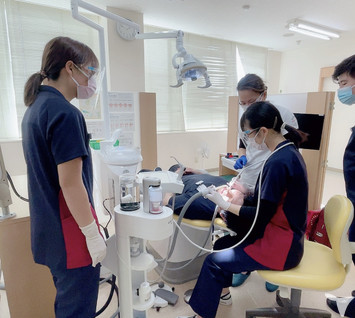 女性歯科医師も活躍中