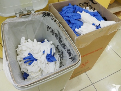 手袋はお一人ごとに交換を