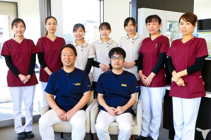 スタッフ集合写真です。