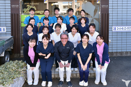 14人の歯科医師がチーム