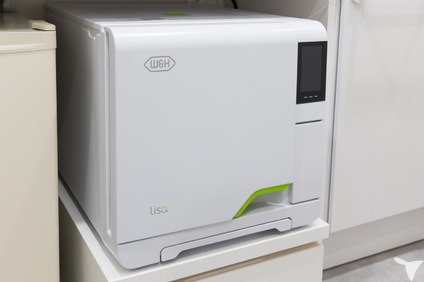 最新の滅菌器を使用！